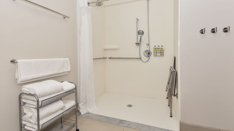 Holiday Inn Express & Suites Charlotte Room