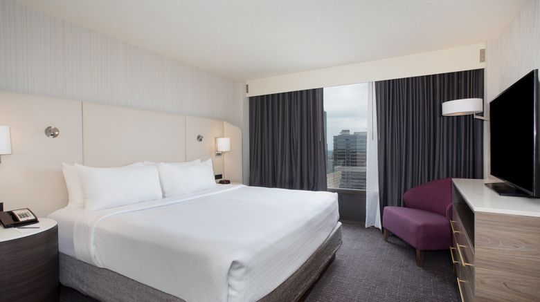 <b>Crowne Plaza Hotel Kansas City Downtown Suite</b>. Images powered by <a href="https://www.leonardoworldwide.com/" title="Leonardo Worldwide" target="_blank">Leonardo</a>.