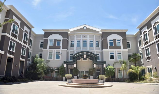 Holiday Inn Express Exterior