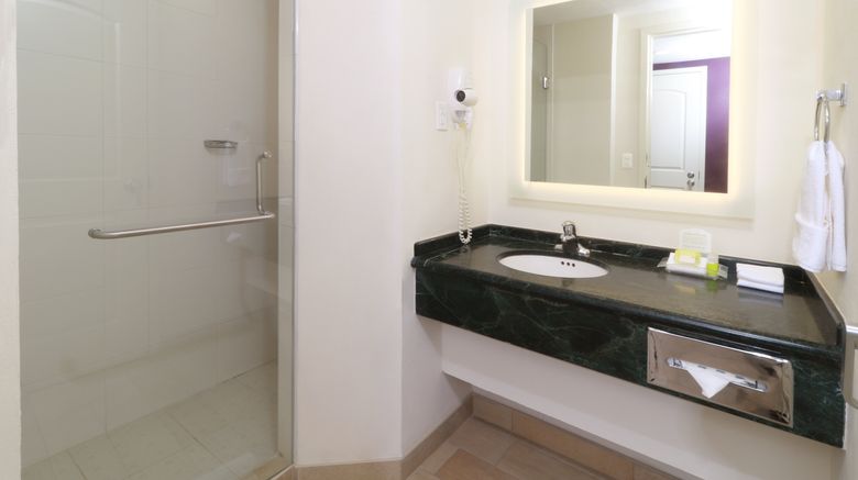 <b>Holiday Inn Reynosa Industrial Poniente Room</b>. Images powered by <a href="https://www.leonardoworldwide.com/" title="Leonardo Worldwide" target="_blank">Leonardo</a>.