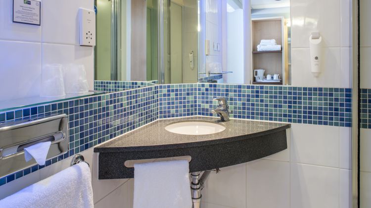 Holiday Inn Express Leicester City Room