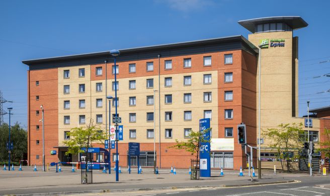 Holiday Inn Express Leicester City Exterior