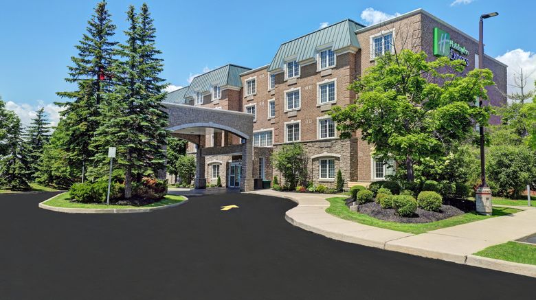 <b>Holiday Inn Express Whitby Oshawna Exterior</b>. Images powered by <a href="https://www.leonardoworldwide.com/" title="Leonardo Worldwide" target="_blank">Leonardo</a>.