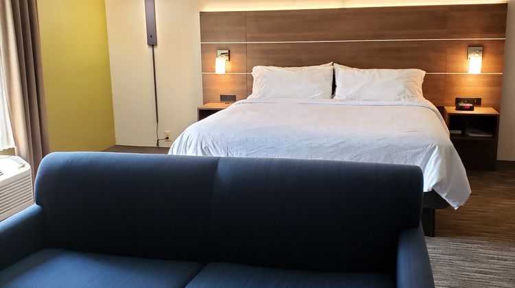 Holiday Inn Express Edgewood-Aberdeen-Be Suite
