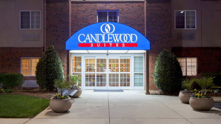 Candlewood Suites Raleigh Crabtree Exterior