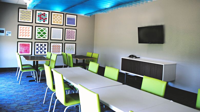 <b>Holiday Inn Express/Suites Columbia City Meeting</b>. Images powered by <a href="https://www.leonardoworldwide.com/" title="Leonardo Worldwide" target="_blank">Leonardo</a>.