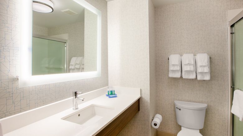 <b>Holiday Inn Express Hotel & Suites Room</b>. Images powered by <a href="https://www.leonardoworldwide.com/" title="Leonardo Worldwide" target="_blank">Leonardo</a>.