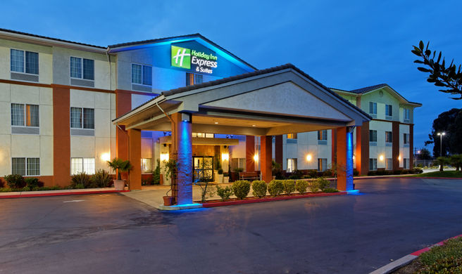 Holiday Inn Express Exterior