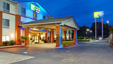 Holiday Inn Express Exterior