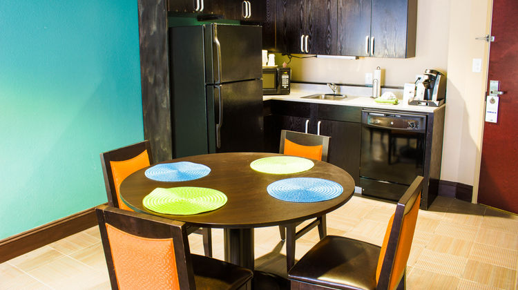 Holiday Inn Express & Suites Havelock Suite