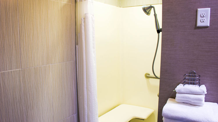 Holiday Inn Express & Suites Havelock Room