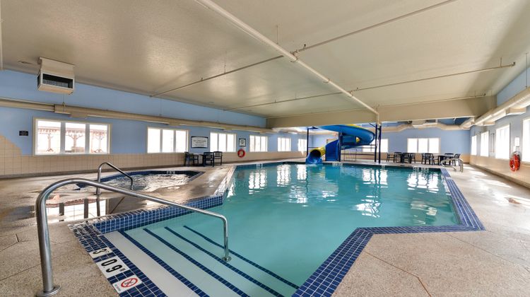 Staybridge Suites Calgary Airport Pool