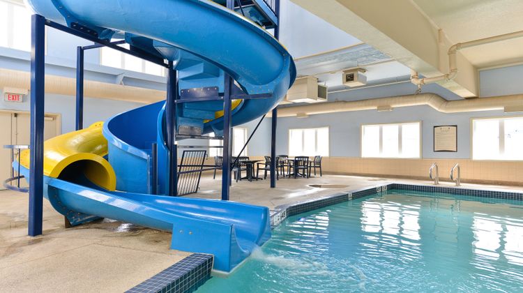 Staybridge Suites Calgary Airport Pool
