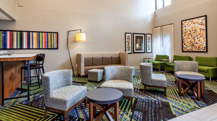 Holiday Inn Express Tampa-Brandon Lobby