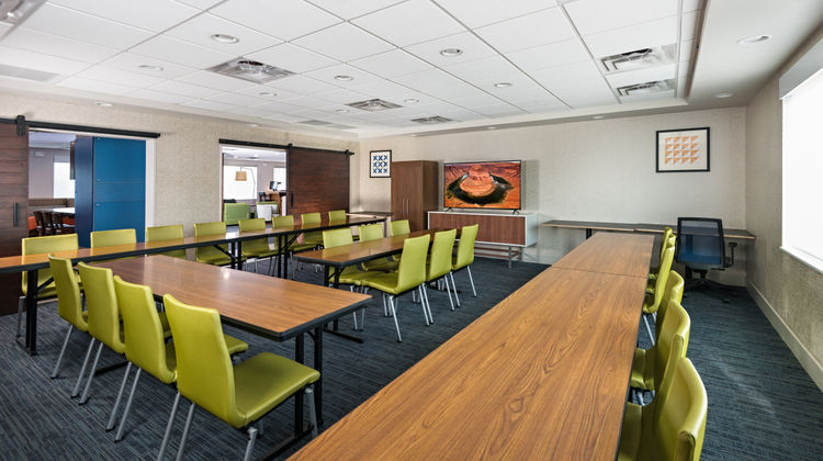Holiday Inn Express Hotel & Suites Meeting