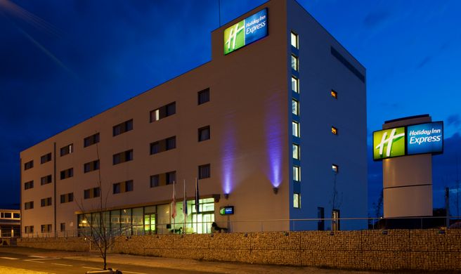 Holiday Inn Express Vitoria Exterior