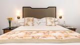 <b>Burnside Hotel Suite</b>. Images powered by <a href="https://www.leonardoworldwide.com/" title="Leonardo Worldwide" target="_blank">Leonardo</a>.