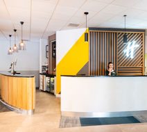 Holiday Inn Bournemouth Lobby