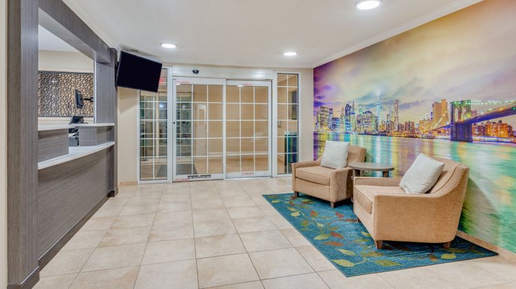 Candlewood Suites Exterior