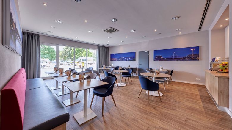 <b>Holiday Inn Express Cologne Muelheim Restaurant</b>. Images powered by <a href="https://www.leonardoworldwide.com/" title="Leonardo Worldwide" target="_blank">Leonardo</a>.