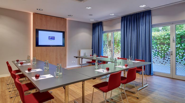 <b>Holiday Inn Express Cologne Muelheim Meeting</b>. Images powered by <a href="https://www.leonardoworldwide.com/" title="Leonardo Worldwide" target="_blank">Leonardo</a>.
