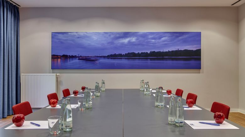 <b>Holiday Inn Express Cologne Muelheim Meeting</b>. Images powered by <a href="https://www.leonardoworldwide.com/" title="Leonardo Worldwide" target="_blank">Leonardo</a>.