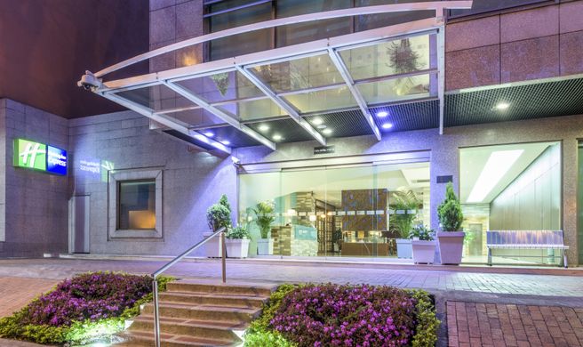 Holiday Inn Express Parque 93 Exterior