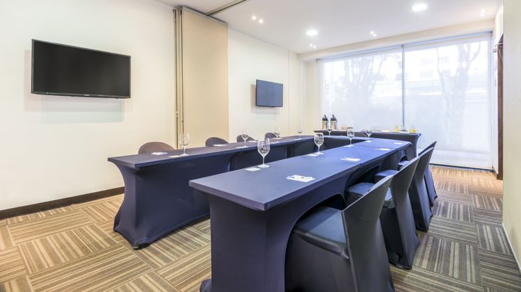 Holiday Inn Express Parque 93 Meeting