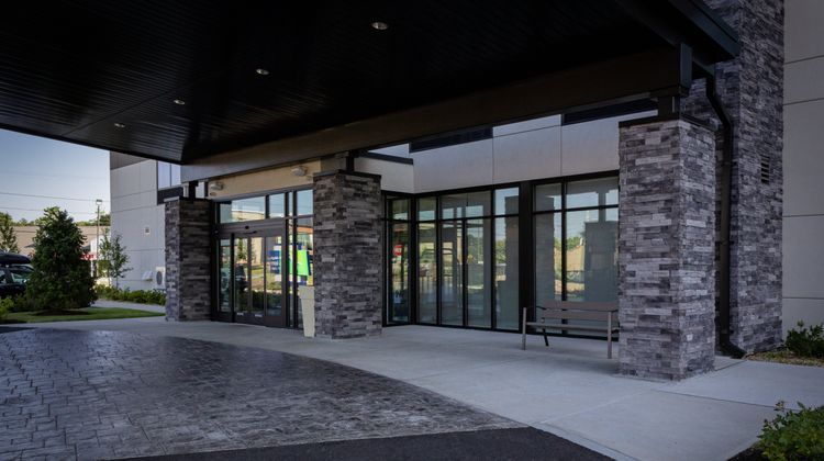 Holiday Inn Express/Suites Randolph Exterior