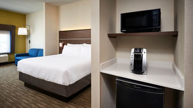 <b>Holiday Inn Express Sarnia-Point Edward Room</b>. Images powered by <a href="https://www.leonardoworldwide.com/" title="Leonardo Worldwide" target="_blank">Leonardo</a>.