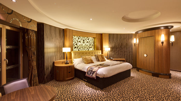 Drayton Manor Hotel Suite
