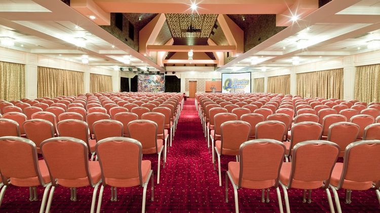 Drayton Manor Hotel Suite