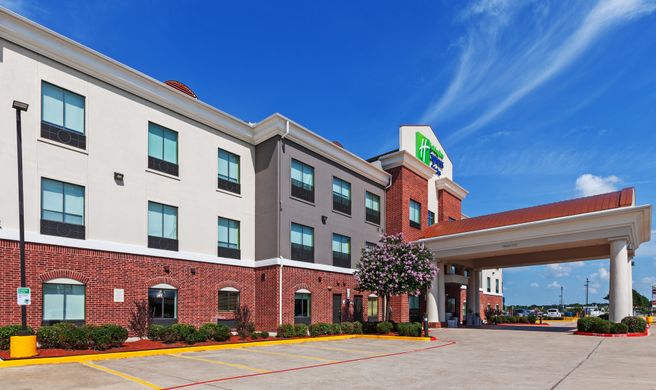 Holiday Inn Express Hotel & Suites Exterior