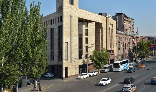 Ani Central Inn Exterior