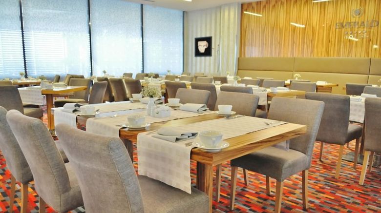 <b>Emerald Hotel Restaurant</b>. Images powered by <a href="https://www.leonardoworldwide.com/" title="Leonardo Worldwide" target="_blank">Leonardo</a>.