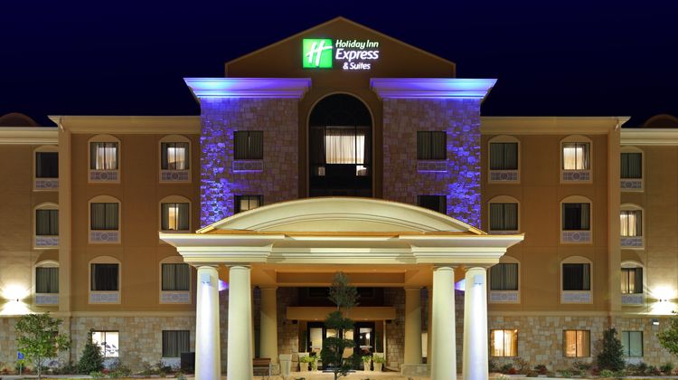 Holiday Inn Express Hotel & Suites Exterior