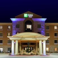 Holiday Inn Express Hotel & Suites