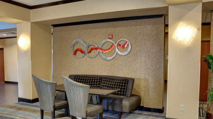 Holiday Inn Express Hotel & Suites Lobby