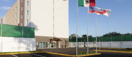 Candlewood Suites Celaya Exterior