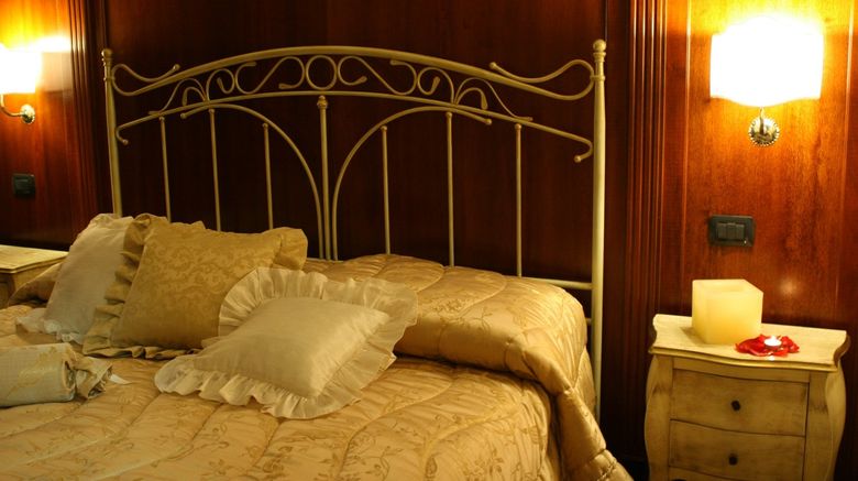 <b>Tesoretto Hotel Room</b>. Images powered by <a href="https://www.leonardoworldwide.com/" title="Leonardo Worldwide" target="_blank">Leonardo</a>.