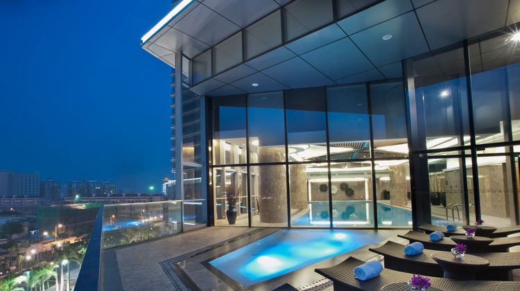 Crowne Plaza Hotel Huizhou Pool