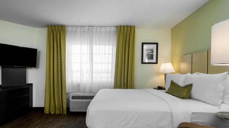 <b>Candlewood Suites Raleigh Crabtree Room</b>. Images powered by <a href="https://www.leonardoworldwide.com/" title="Leonardo Worldwide" target="_blank">Leonardo</a>.