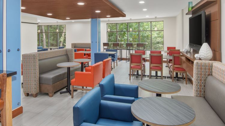 Holiday Inn Express & Suites Hardeeville Exterior
