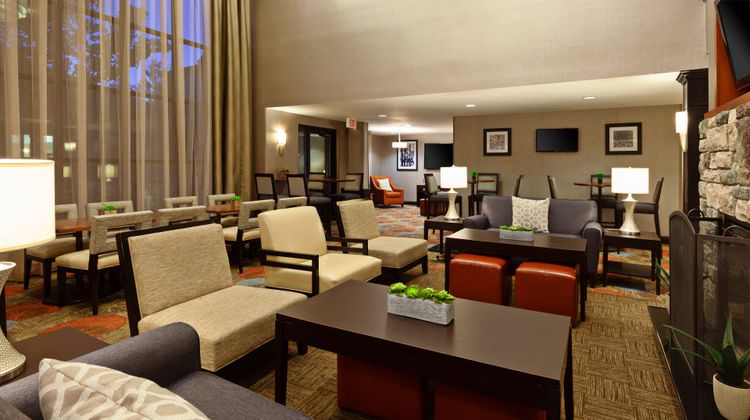 Staybridge Suites Fairfield Napa Valley Lobby