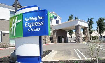Holiday Inn Express & Suites Brentwood