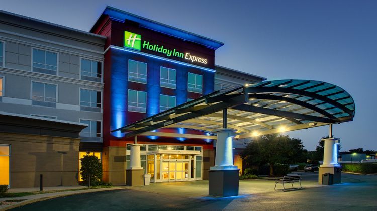 Holiday Inn Georgetown/Lexington Exterior