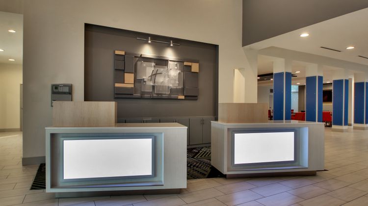 Holiday Inn Georgetown/Lexington Lobby