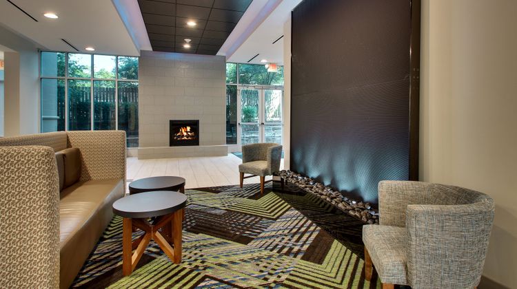 Holiday Inn Georgetown/Lexington Lobby