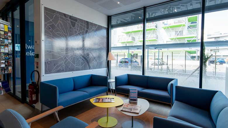 <b>Holiday Inn Express Bordeaux-Lormont Lobby</b>. Images powered by <a href="https://leonardo.com/" title="Leonardo Worldwide" target="_blank">Leonardo</a>.