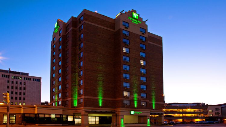 Holiday Inn & Suites Winnipeg Exterior
